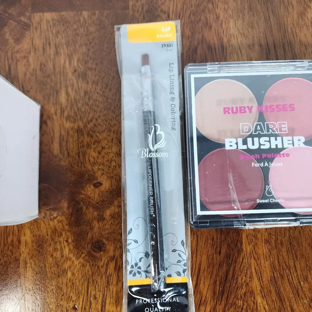 MakeUp Sponge, Blush & Lip Brush Lot of 3